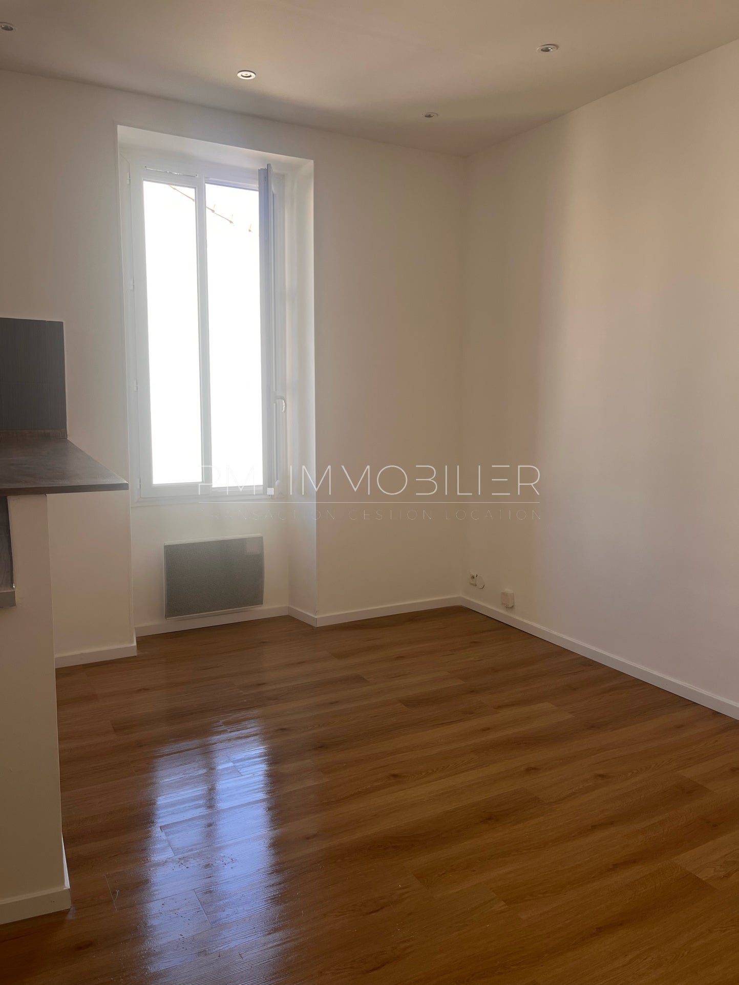 Flat Rue Roger Renzo in Marseille
