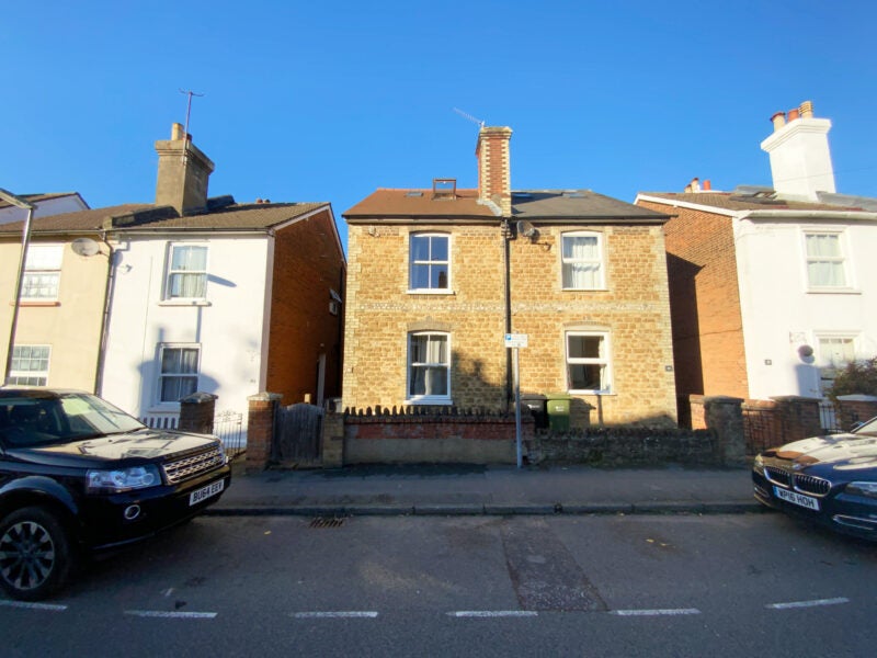 Room Markenfield Road in Guildford
