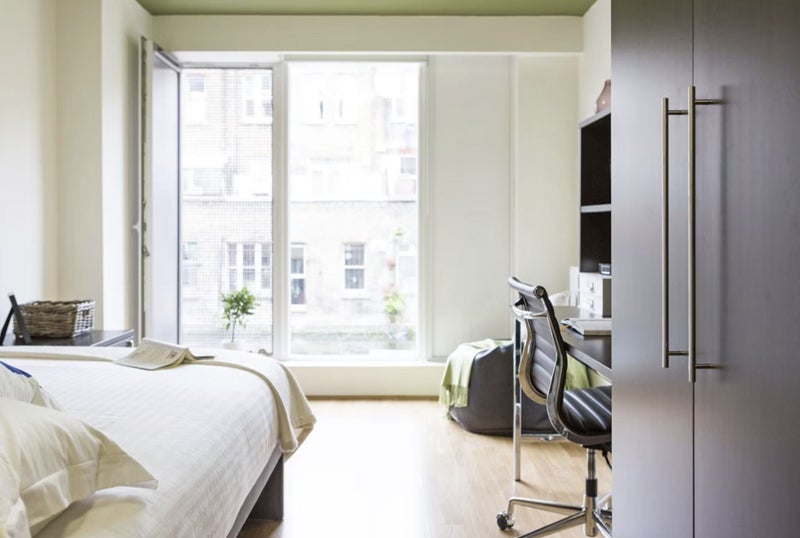 Flat Kensal Road in Greater London