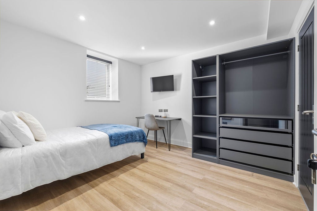 Room Hanover Street in Swansea