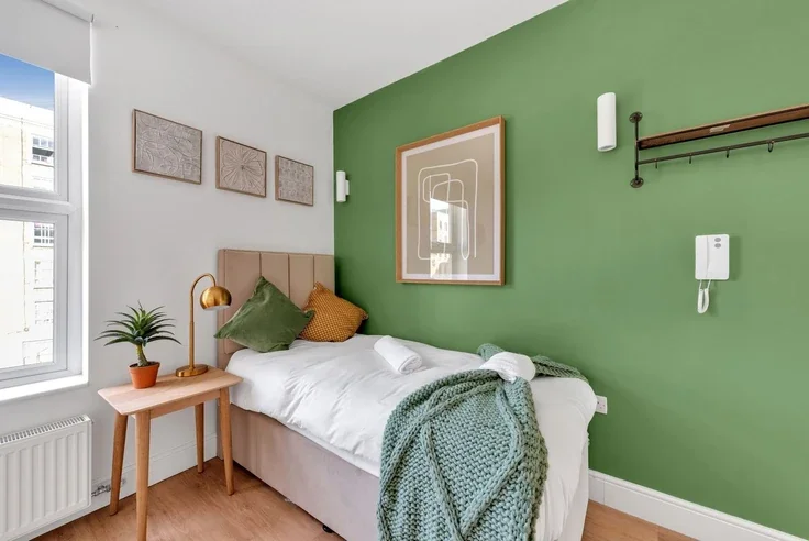 Flat Swinton Street in Greater London