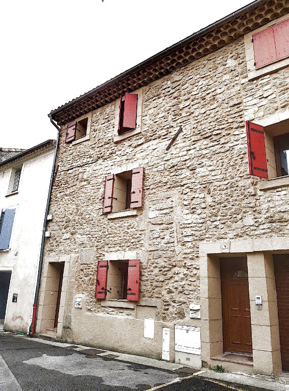 Flat Route de Suze in Sainte-Cécile-les-Vignes