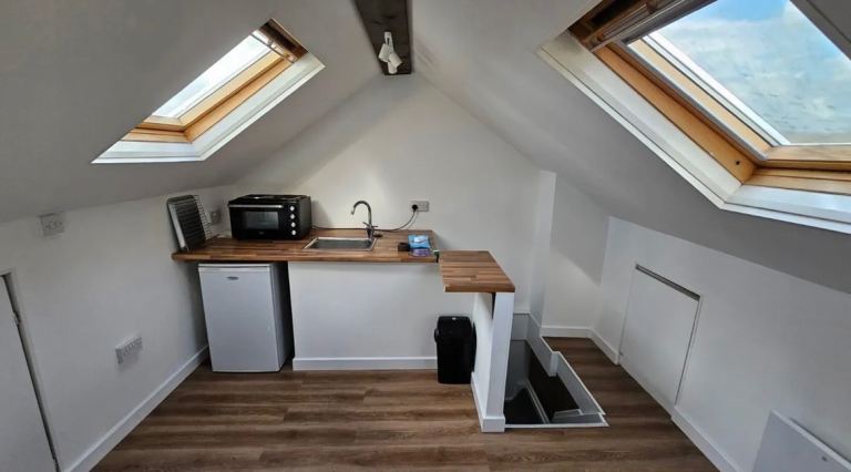 Flat Rosebank Avenue in Greater London