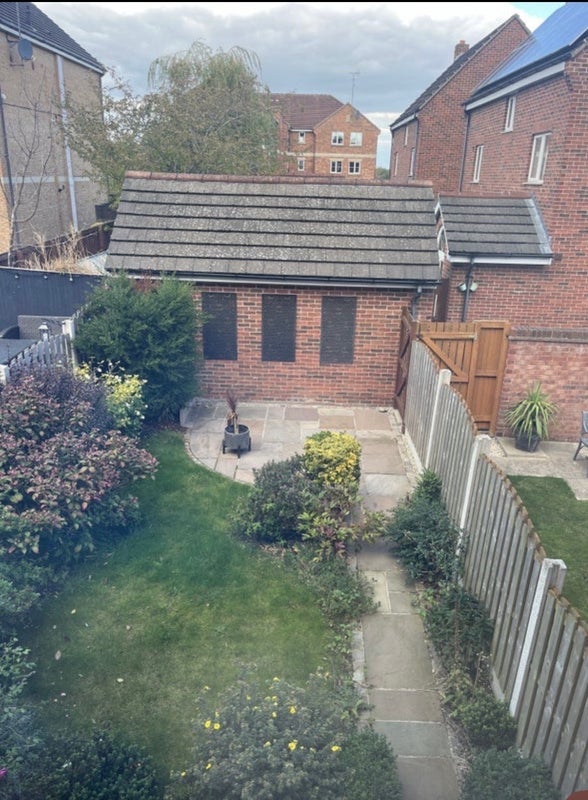 Room Greenacre Close in Sheffield