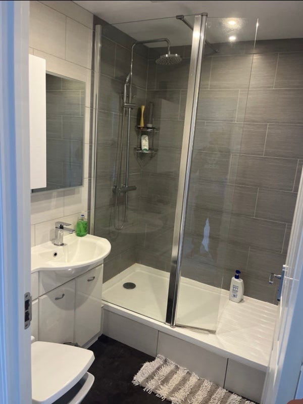 Room Greenacre Close in Sheffield