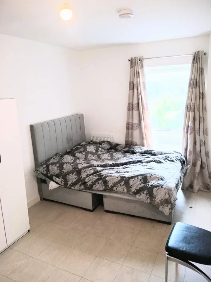 Room Fernhill Court in Greater London