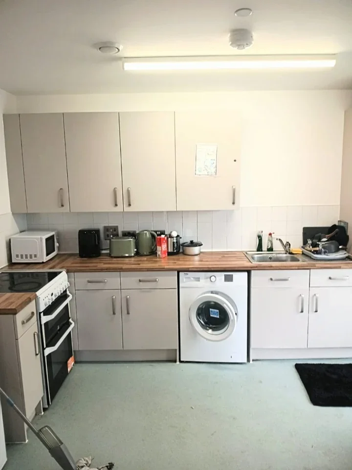 Room Fernhill Court in Greater London