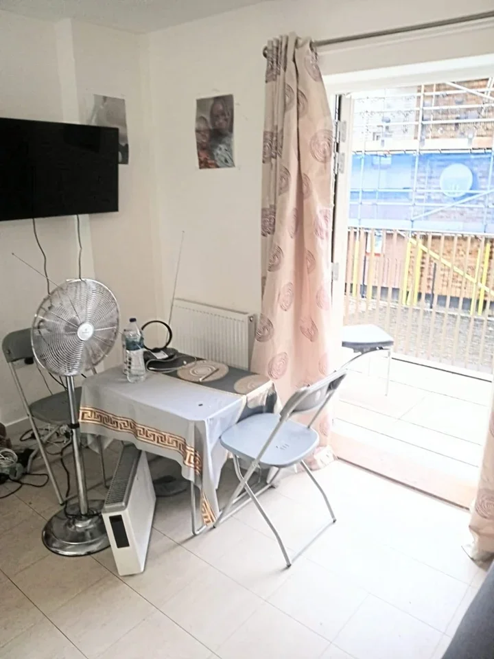 Room Fernhill Court in Greater London