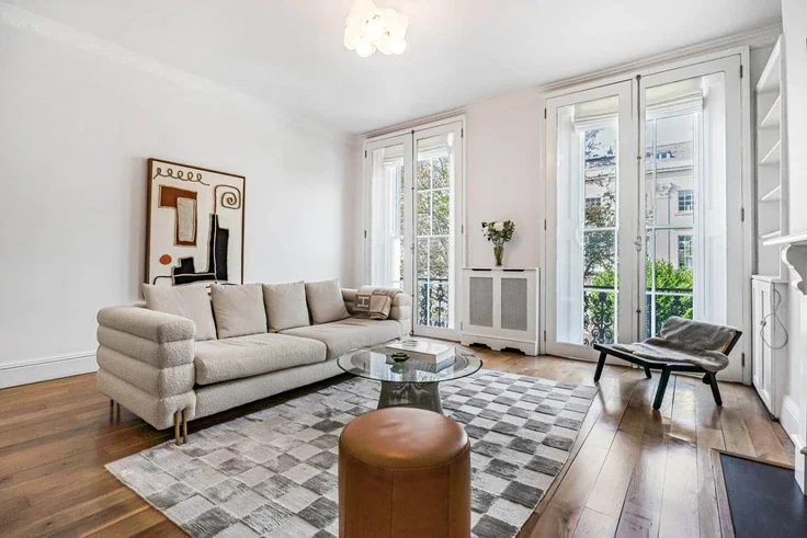 Flat Chepstow Road in City of Westminster