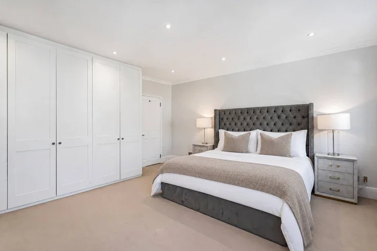 Flat Chepstow Road in City of Westminster