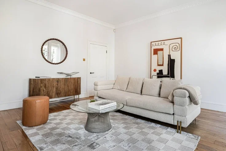 Flat Chepstow Road in City of Westminster