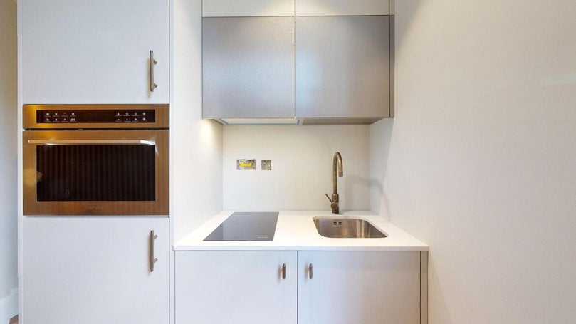 Flat Draycott Avenue in Greater London