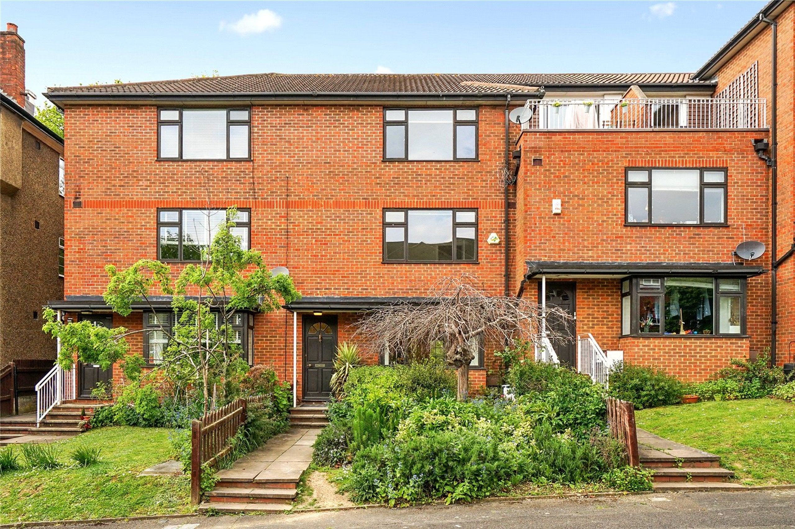 Flat Raymond Road in Greater London