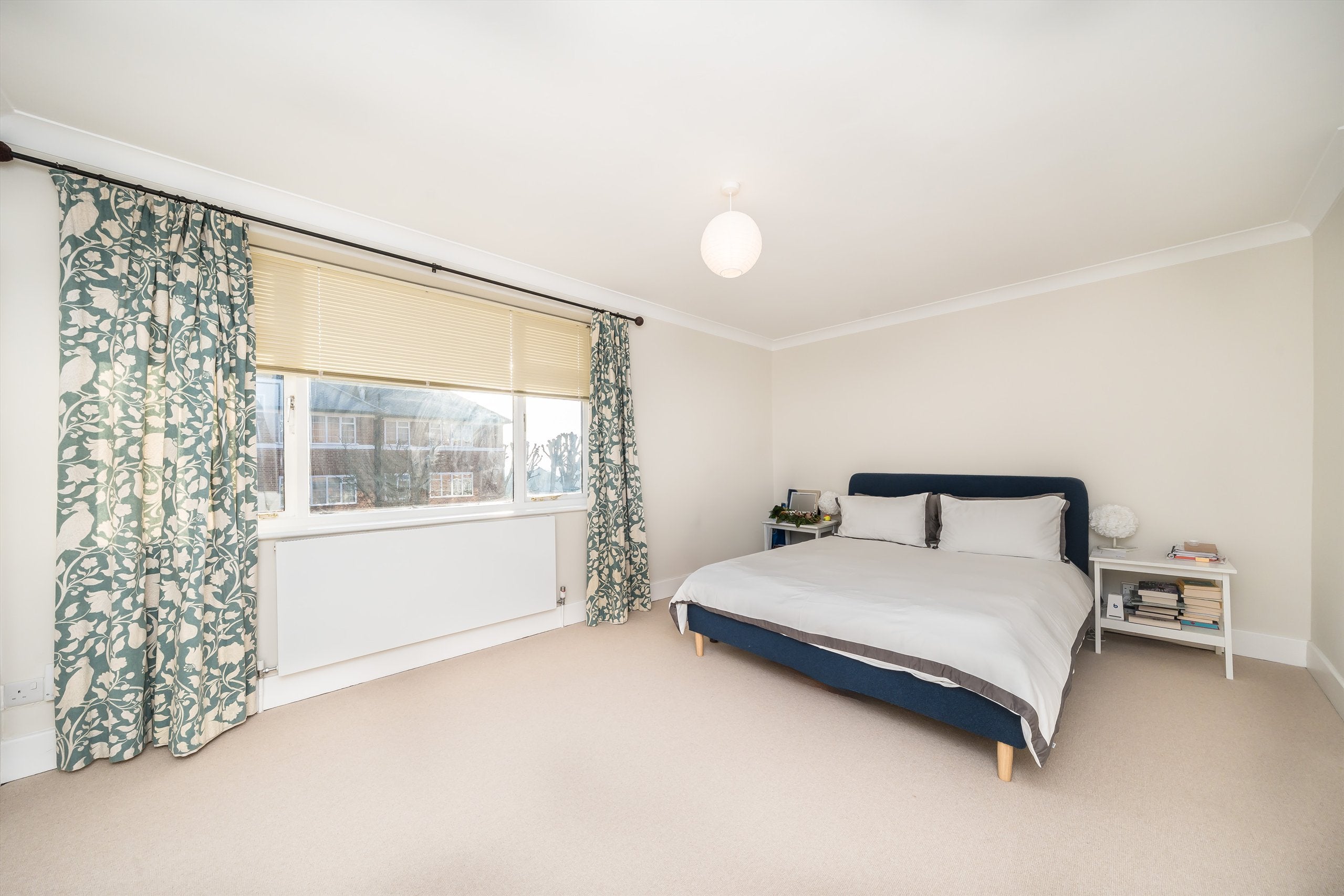Flat Raymond Road in Greater London