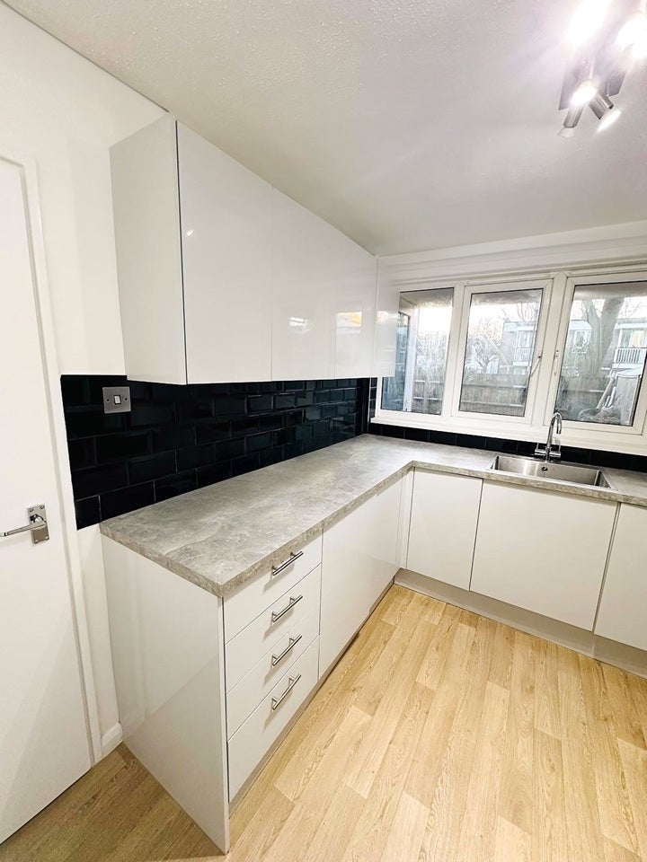 Room Waynflete Square in Greater London