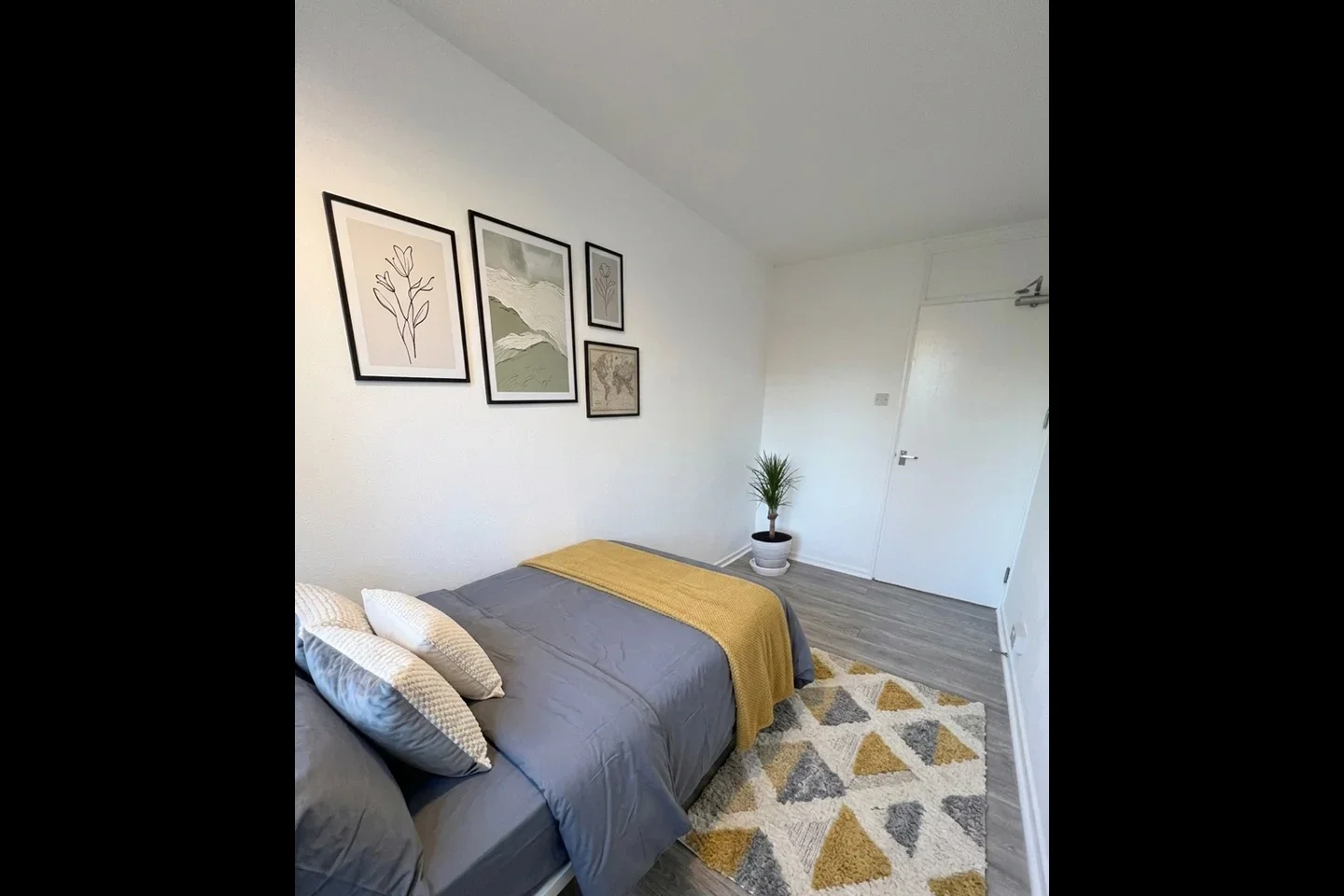Room Waynflete Square in Greater London