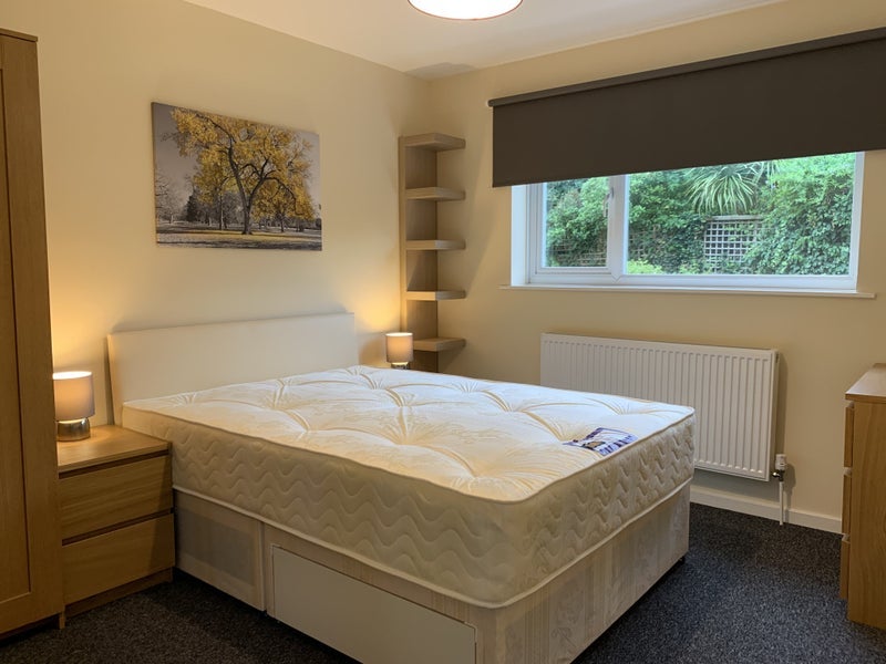 Room Dykes Way in Greater London