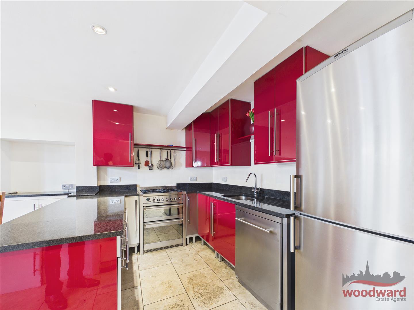 House Wellington Terrace in Greater London