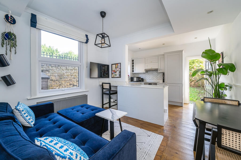 Flat Seaford Road in Greater London