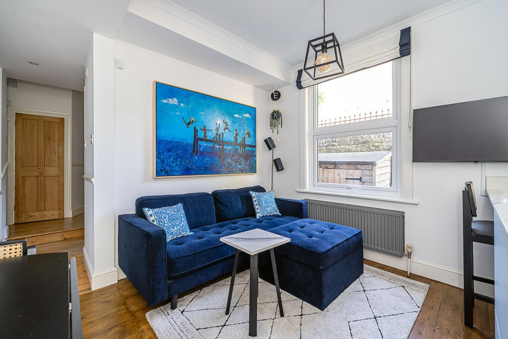 Flat Seaford Road in Greater London