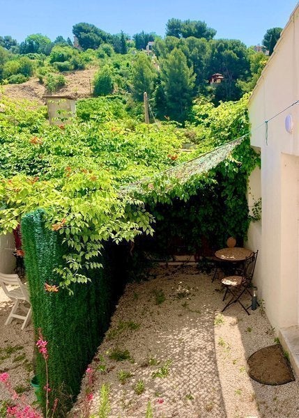 Flat Avenue de Roquefavour in Marseille