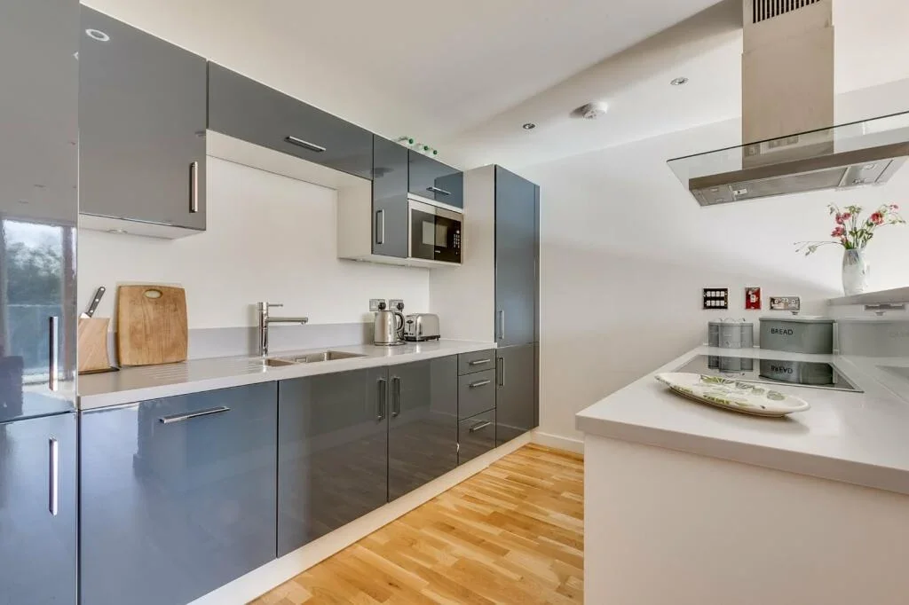 Flat Kew Bridge Road in Greater London