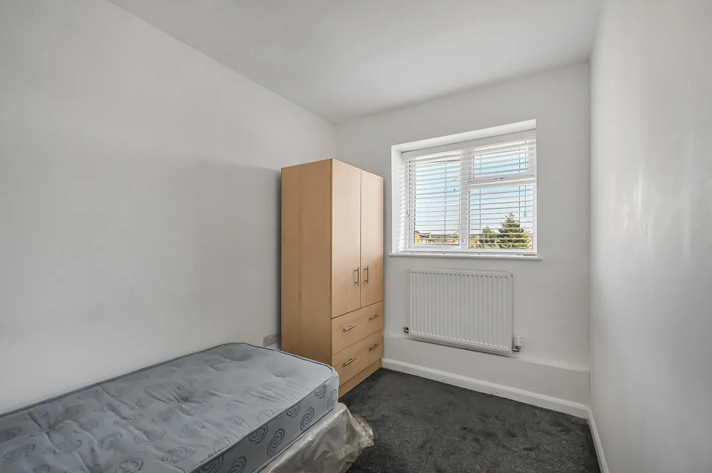 Flat Hertford Road in Greater London