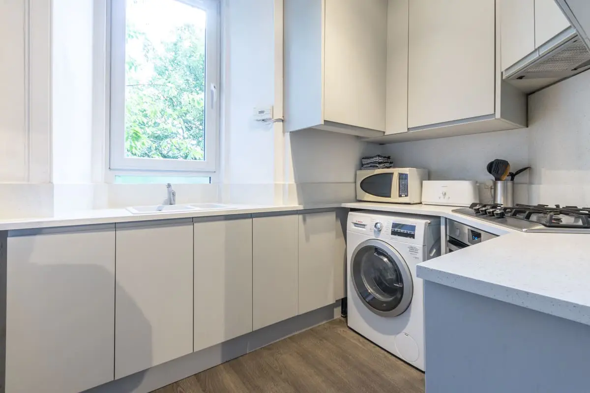Flat Upper Grove Place in City of Edinburgh