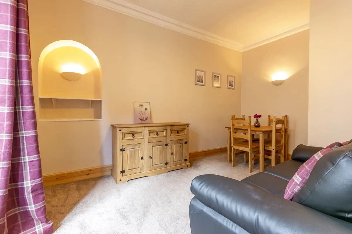 Flat Upper Grove Place in City of Edinburgh