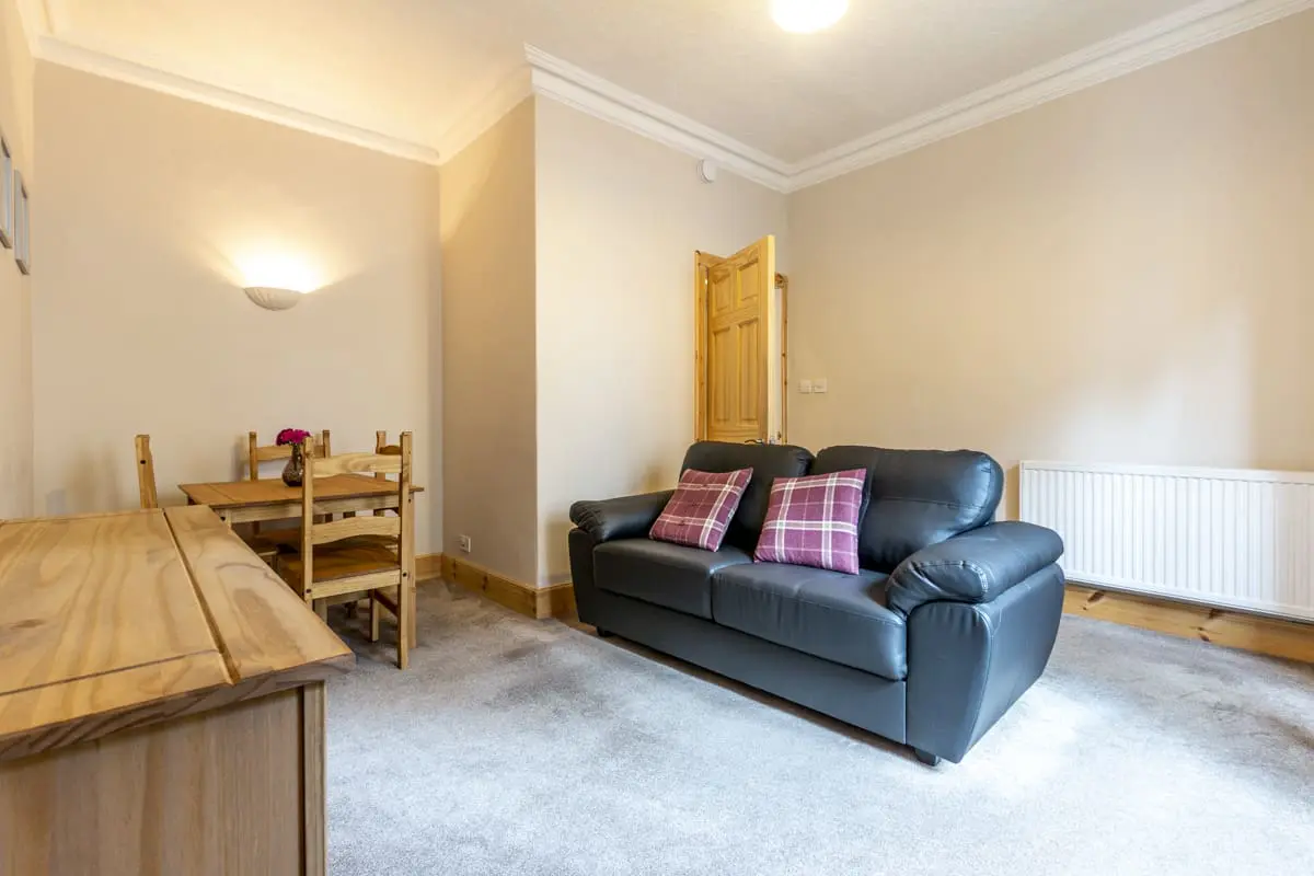 Flat Upper Grove Place in City of Edinburgh