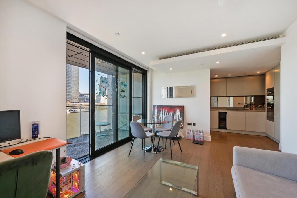 Flat Atterbury Street in City of Westminster