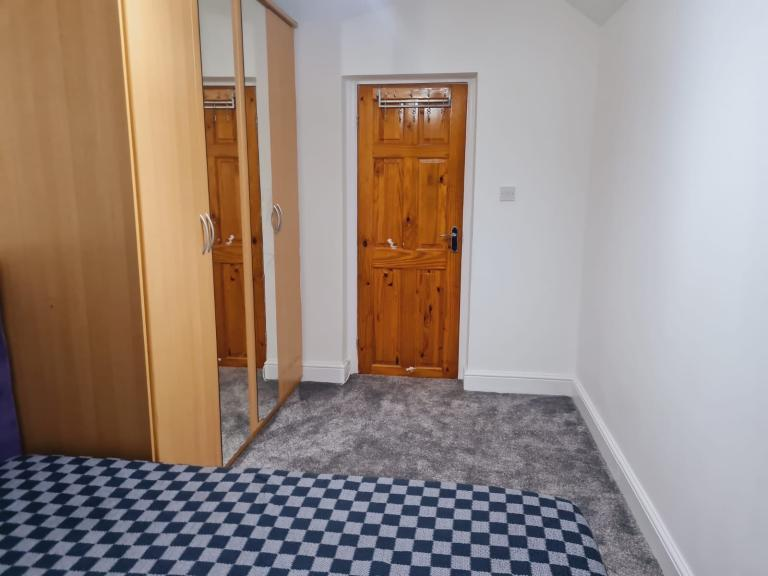 Room Woodlands Road in Greater London