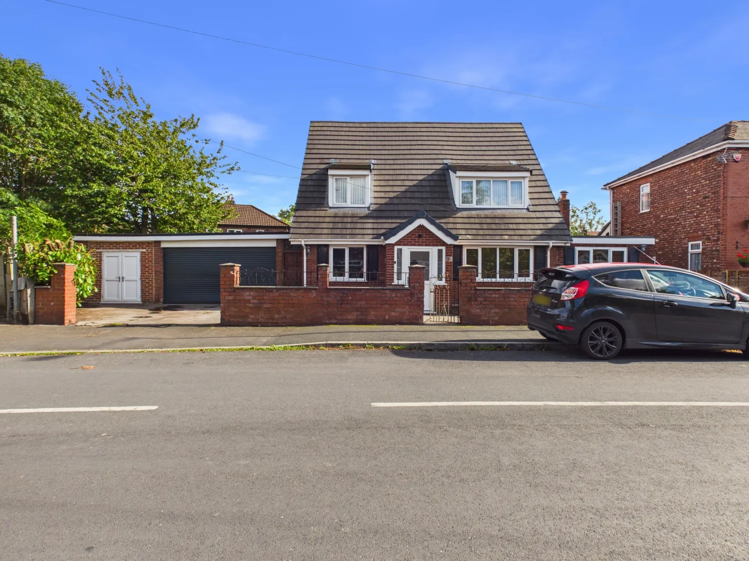 House Moorfield Avenue in Tameside