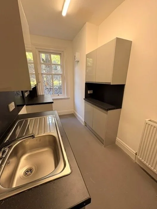 Flat Eleanor Road in Prenton