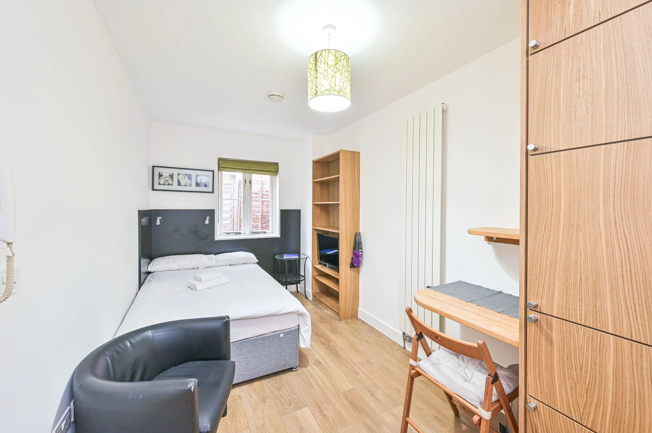 Flat Finchley Road in Greater London