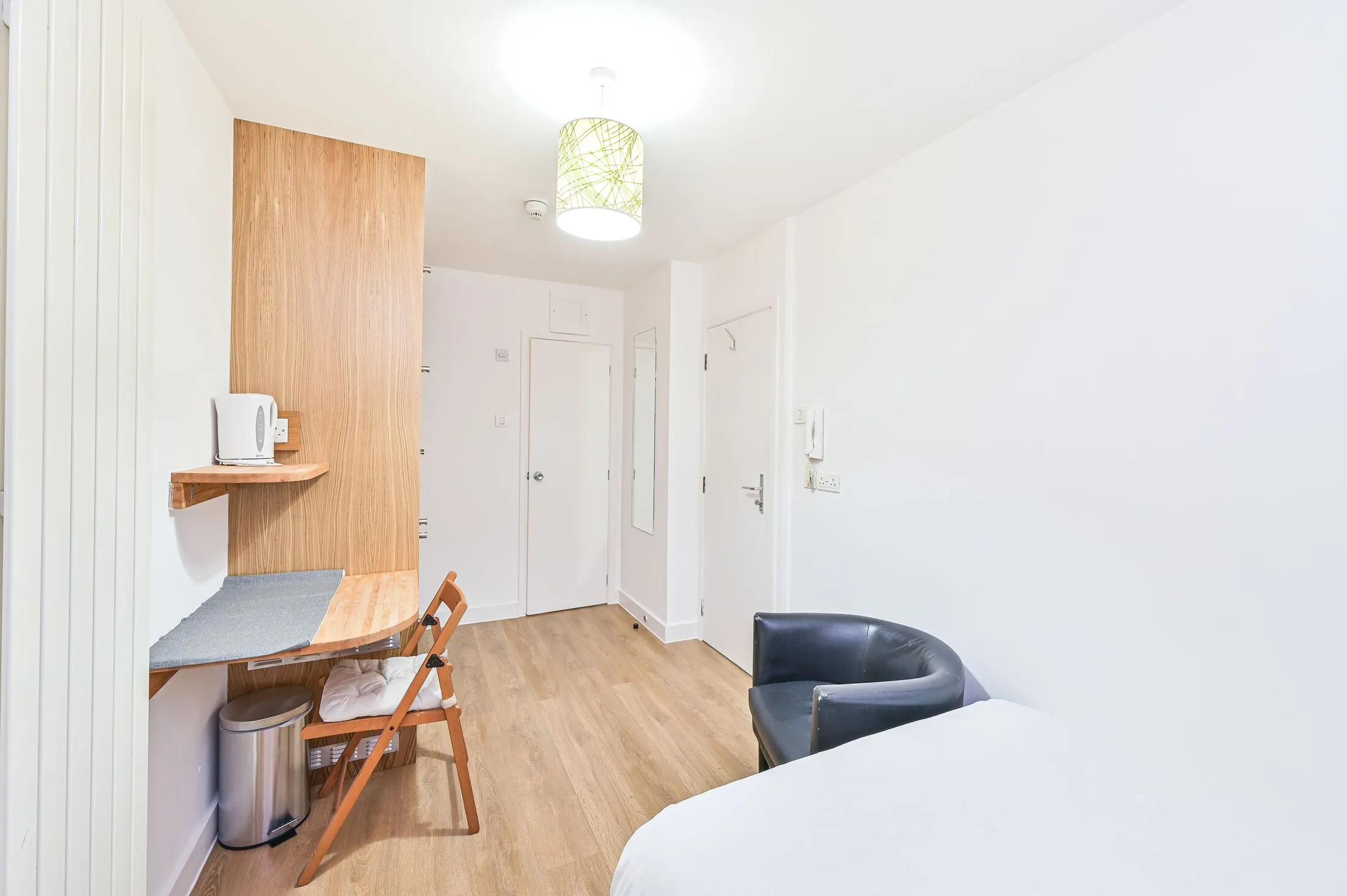 Flat Finchley Road in Greater London