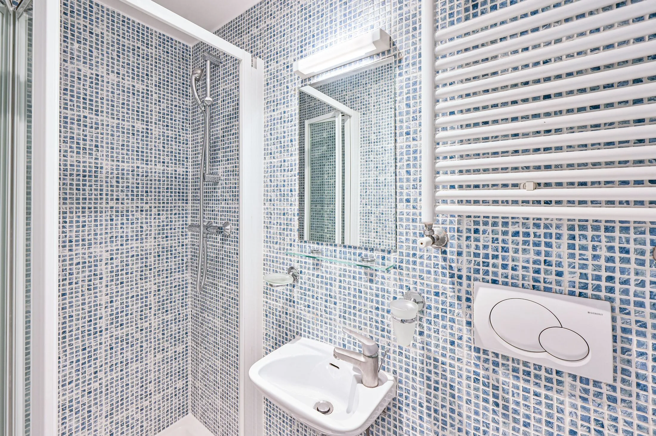 Flat Finchley Road in Greater London