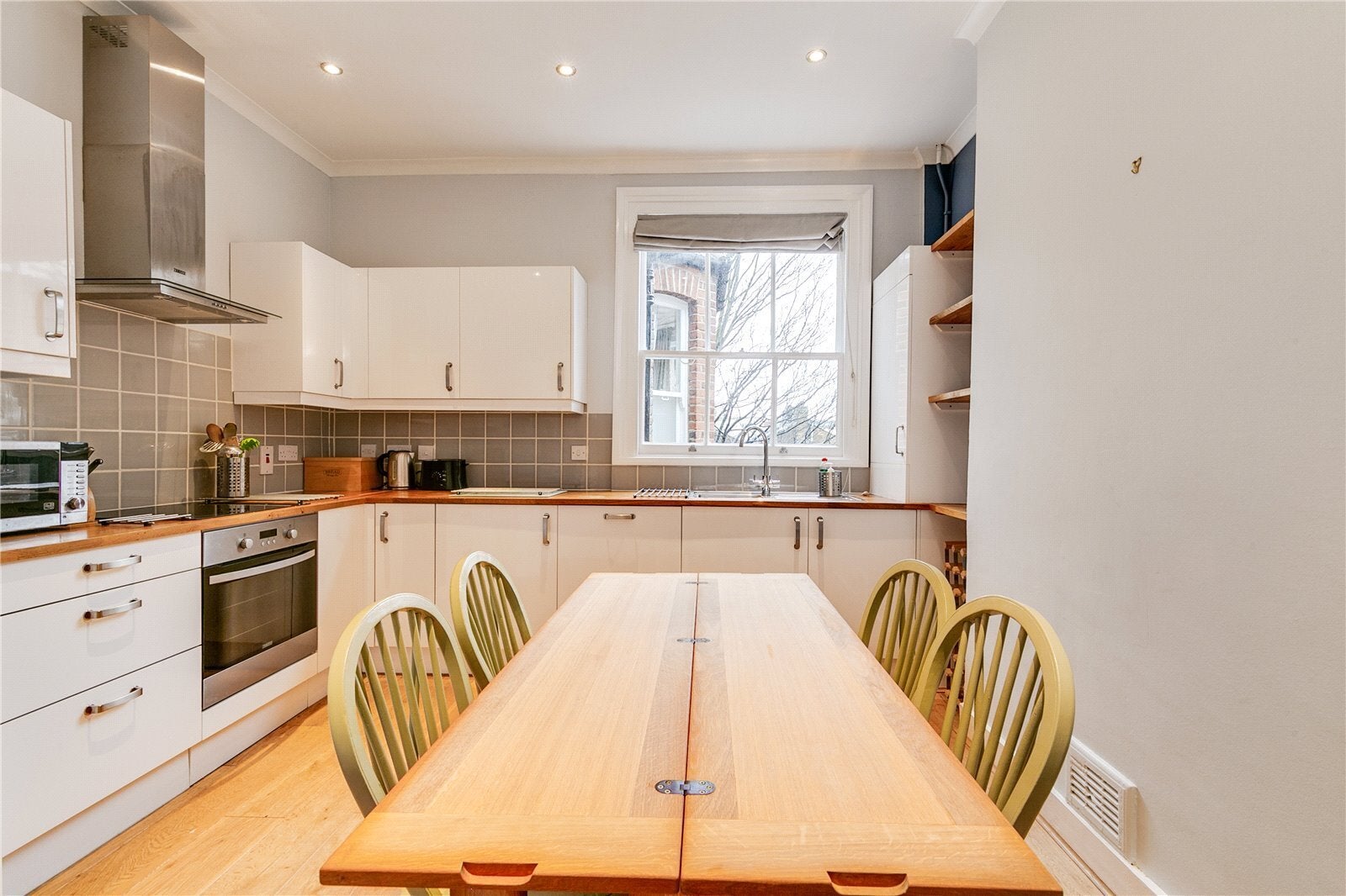 Flat College Place in Greater London
