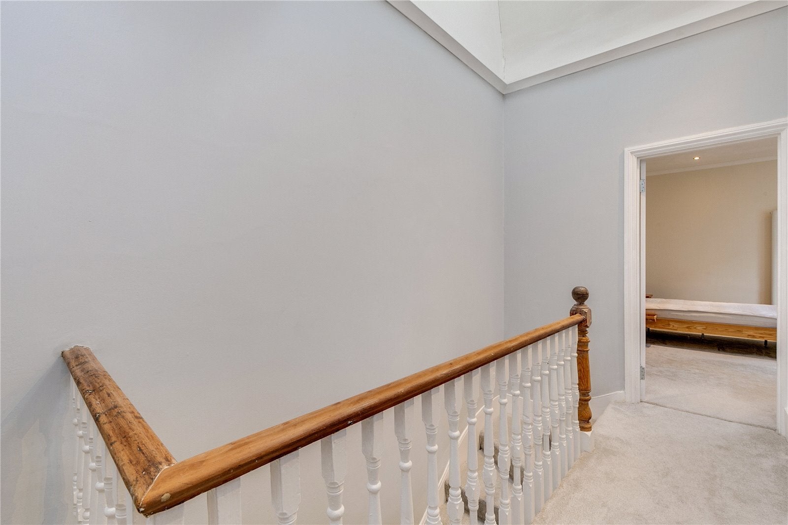 Flat College Place in Greater London
