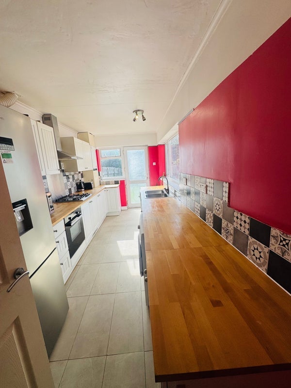 Room Paxton Road in Coventry
