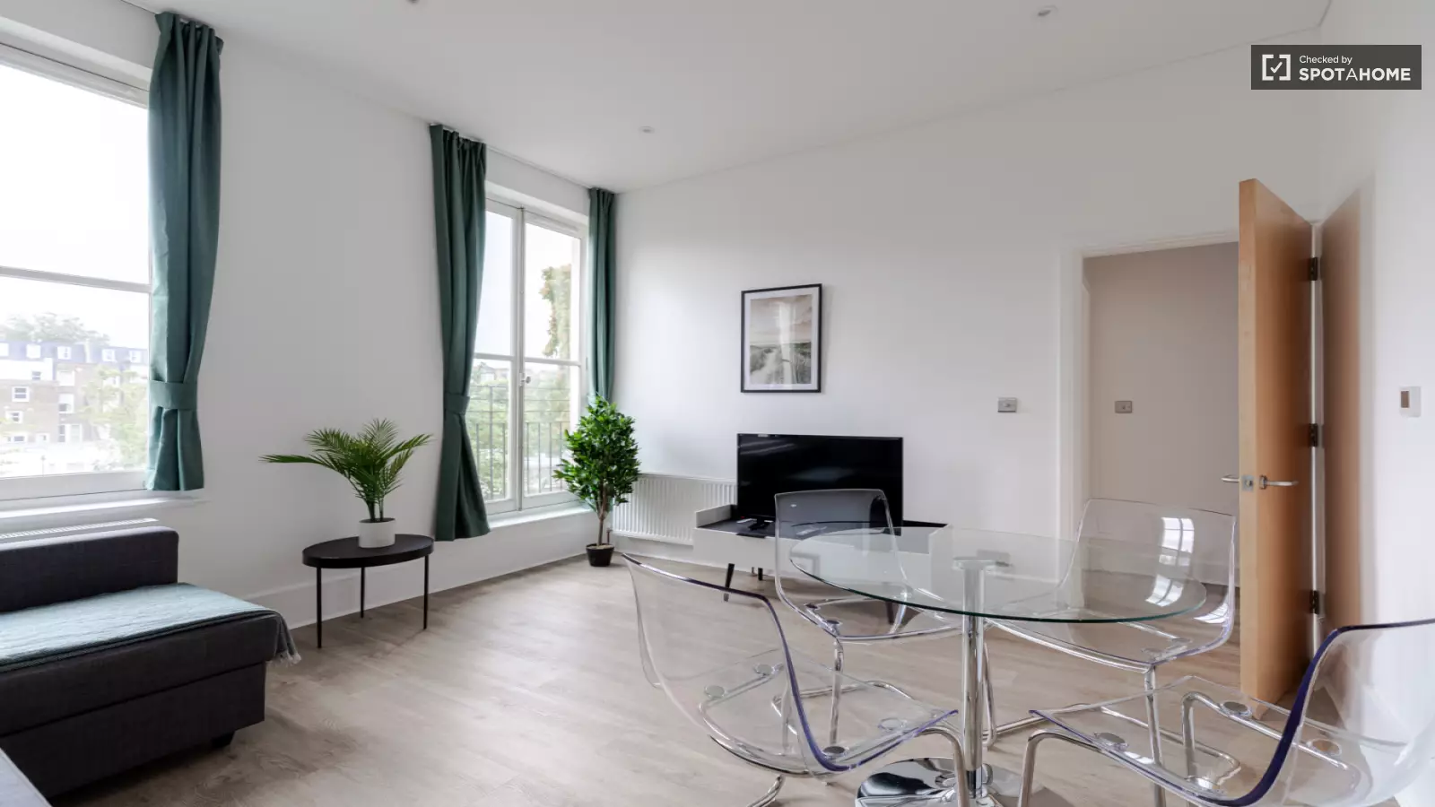 Flat Trebovir Road in Greater London