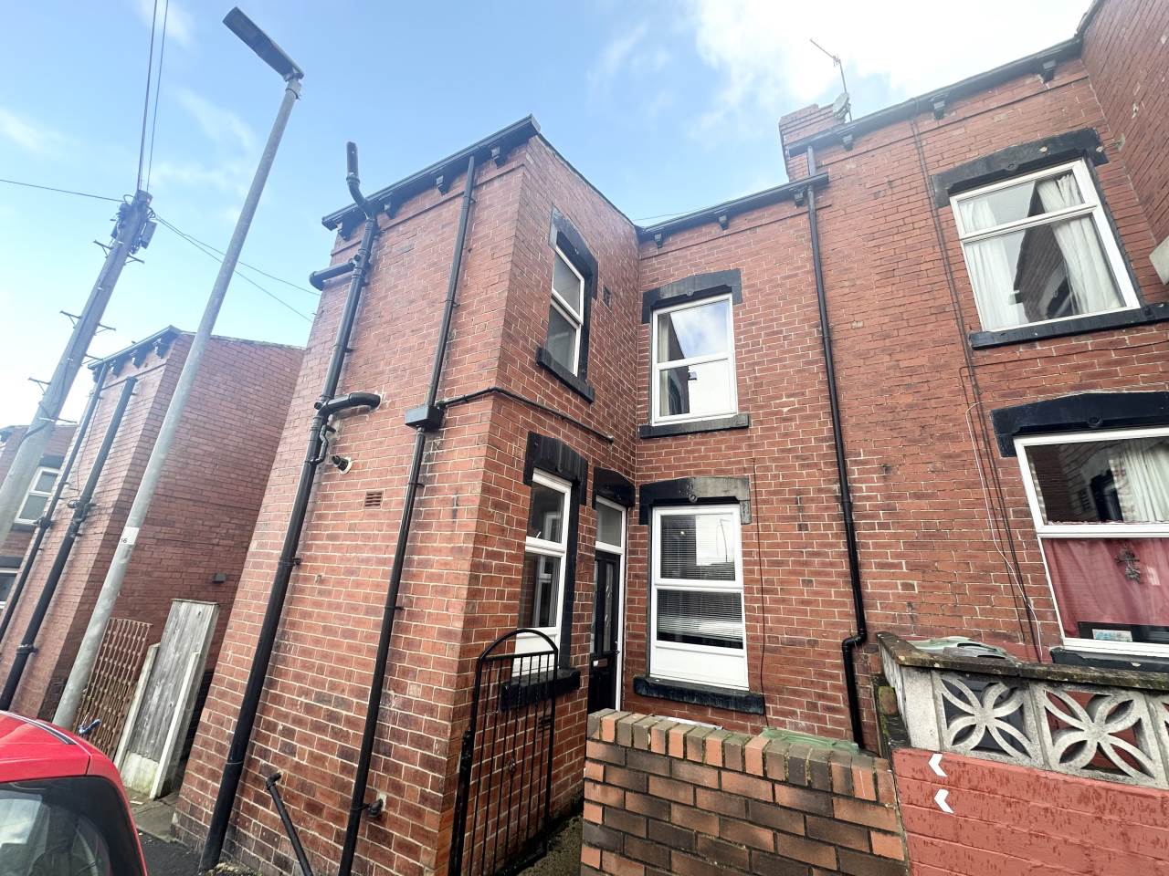 Room Colmore Road in Leeds