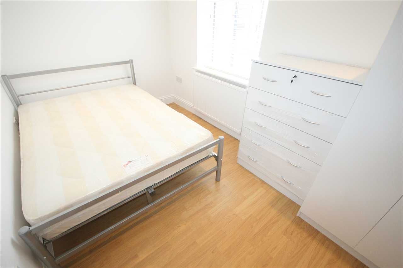 Flat Hindes Road in Greater London