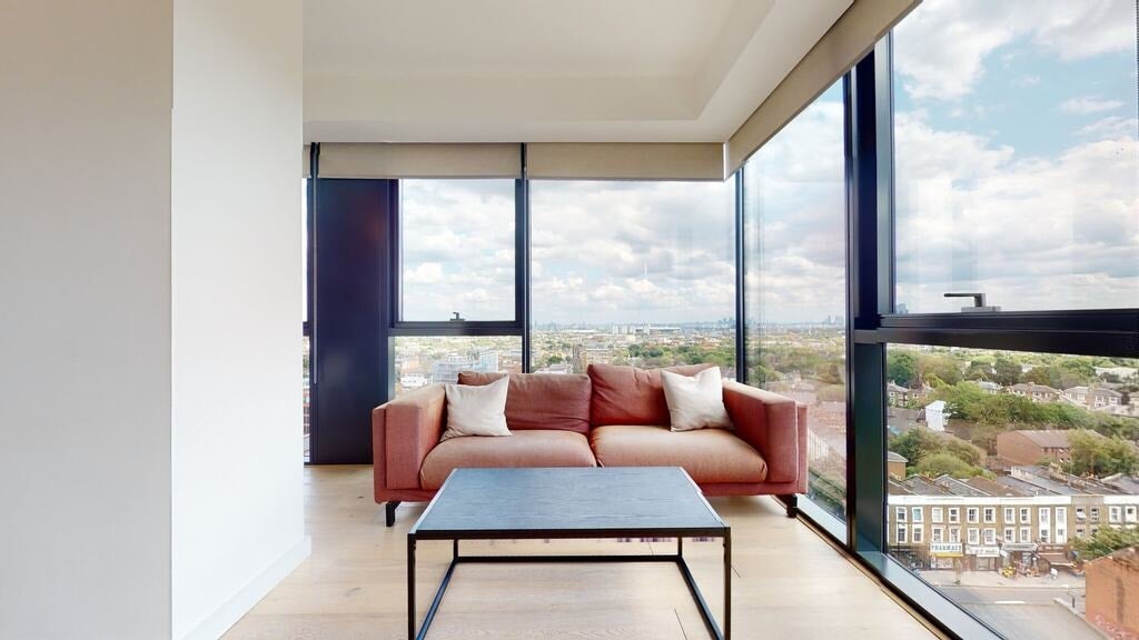Flat Highgate Hill in Greater London