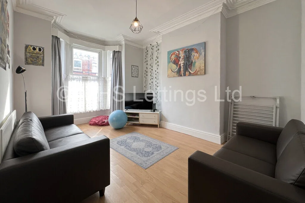 Flat Back Ashville Terrace in Leeds