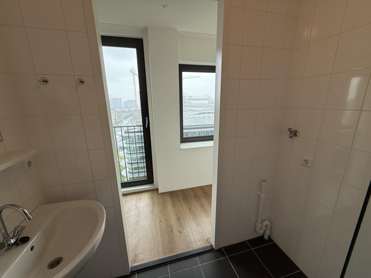 1-room apartment of 28m² in Amsterdam photo 3