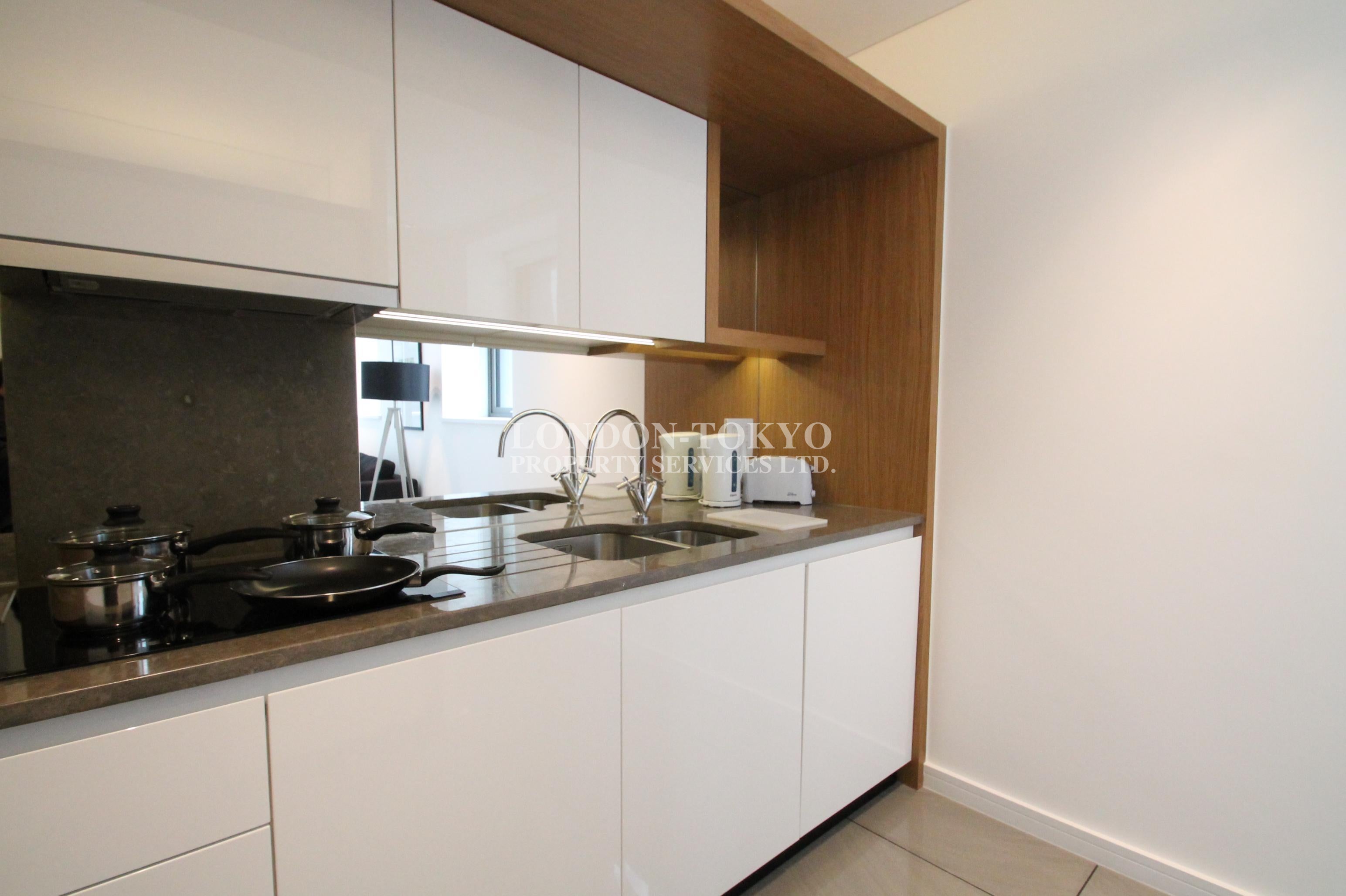 Flat Hampstead Road in Greater London