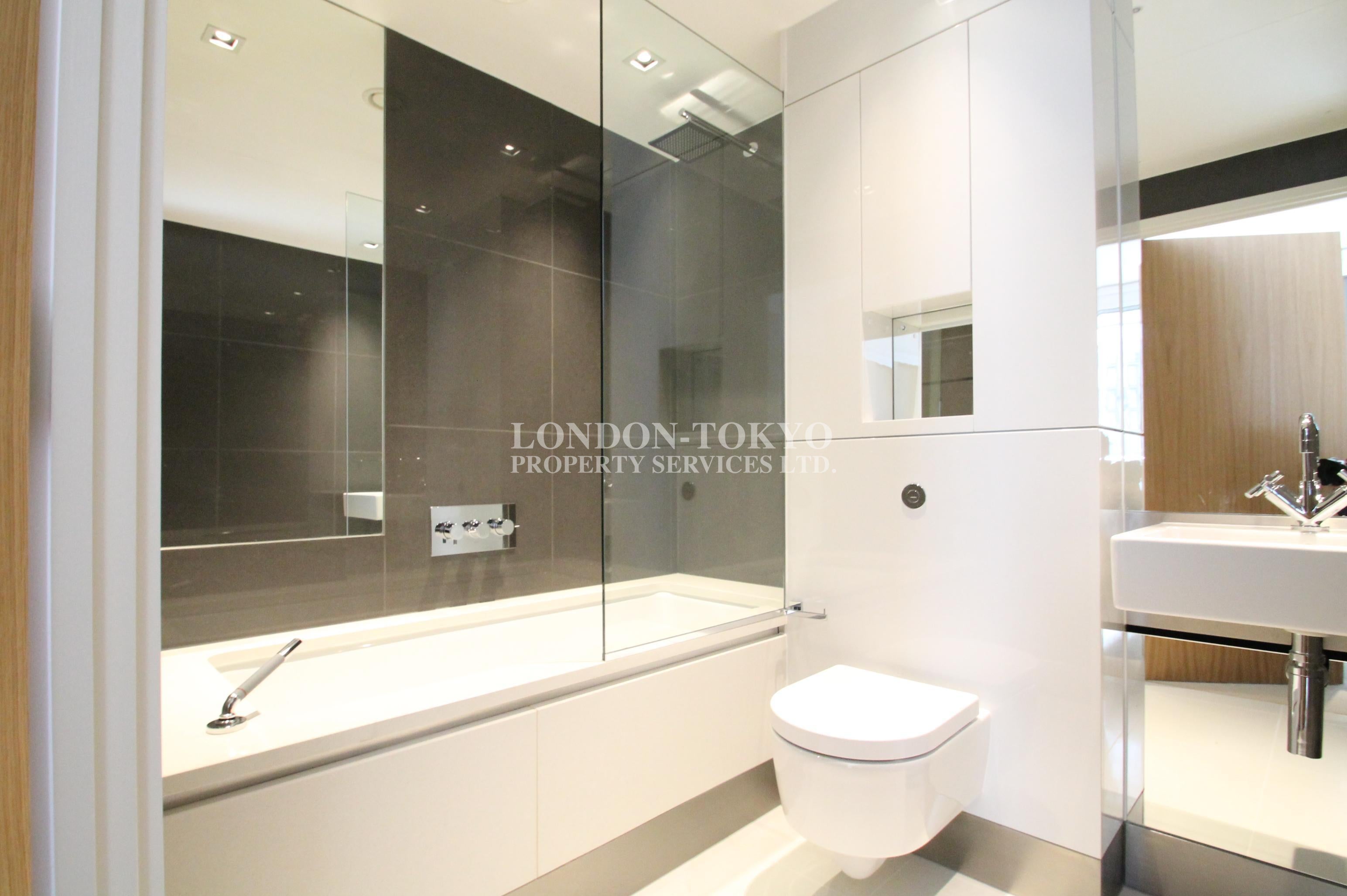 Flat Hampstead Road in Greater London