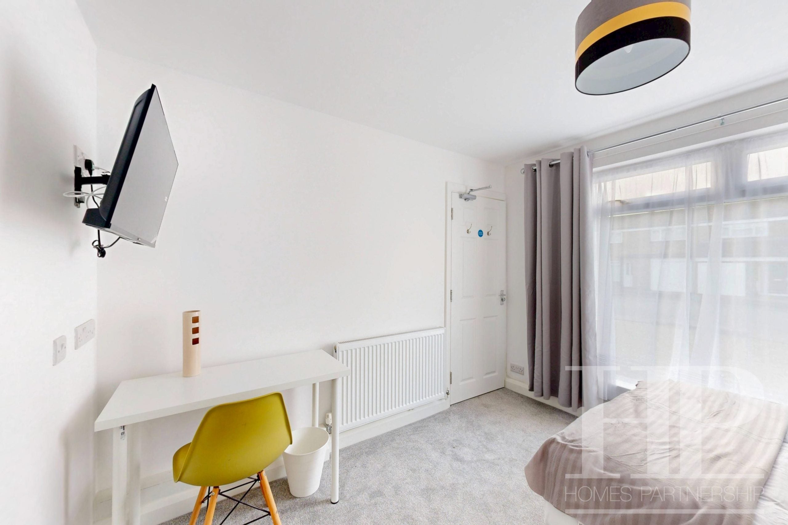 Room Borrowdale Close in Crawley