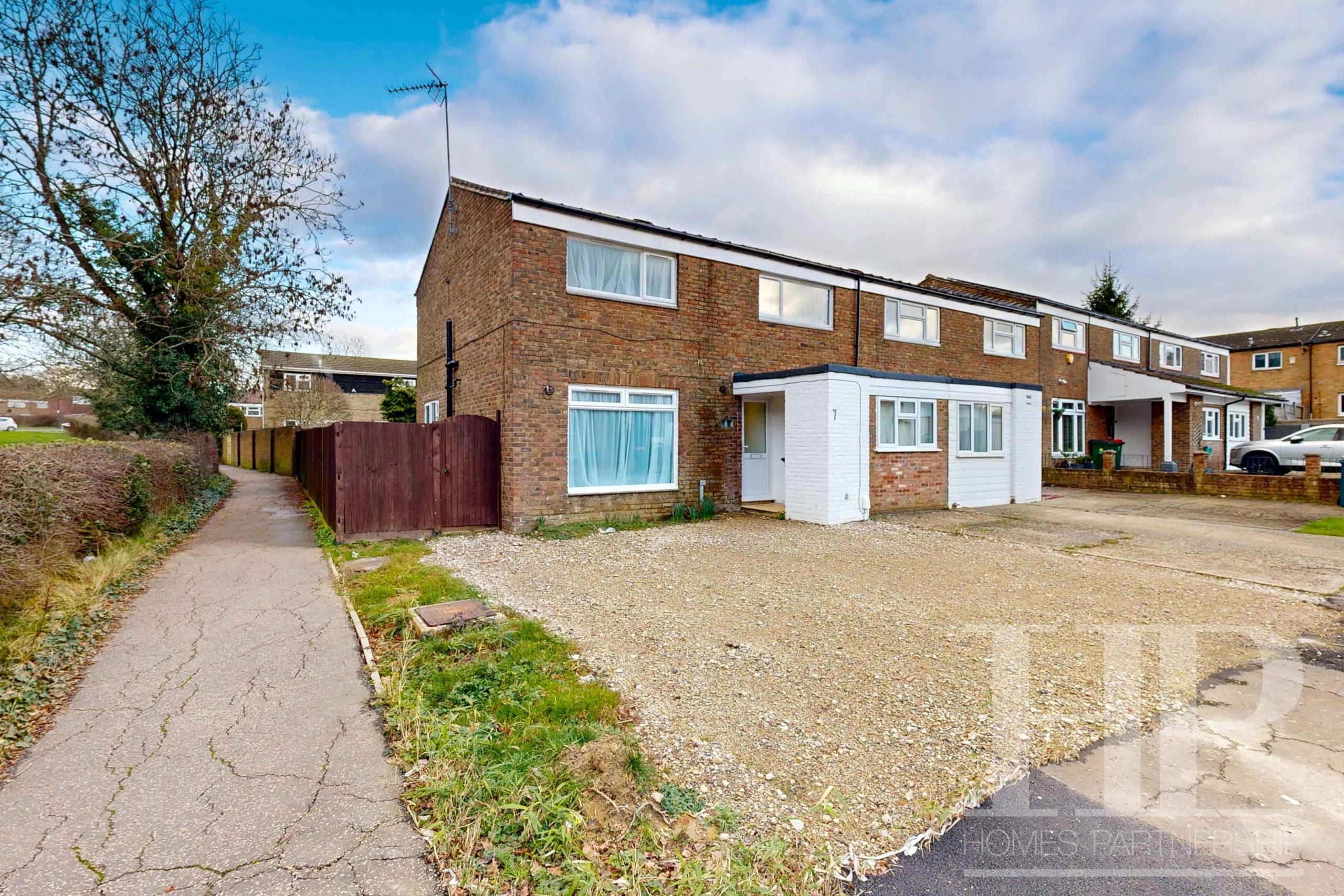 Room Borrowdale Close in Crawley